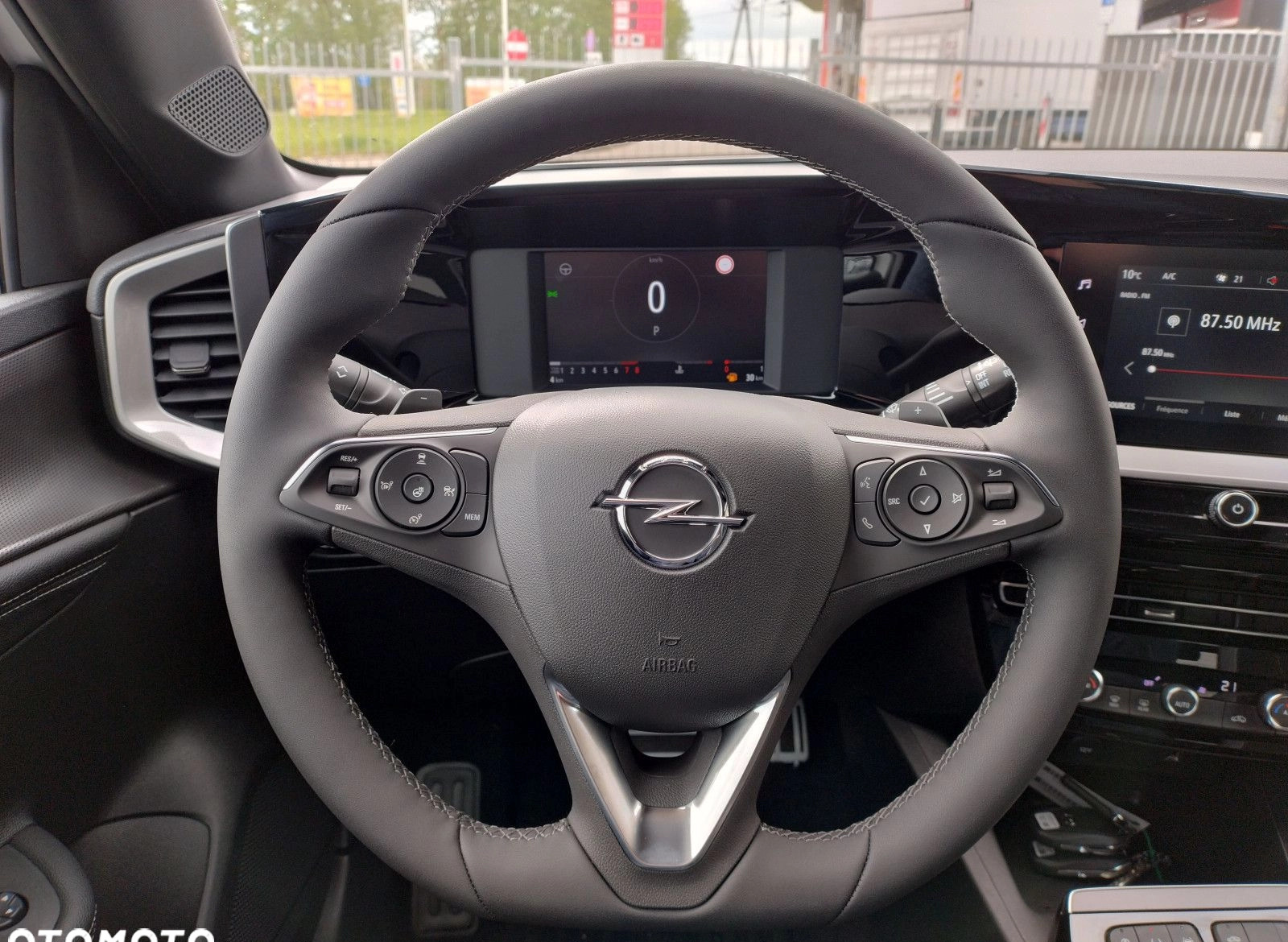 Opel Mokka cena 122200 przebieg: 5, rok produkcji 2024 z Oborniki Śląskie małe 277